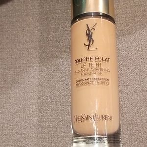YSL Touche Eclat Radiance Awakening Foundation